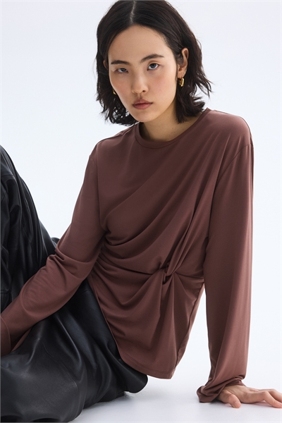 Топ с витыми деталями артикул 1322860004