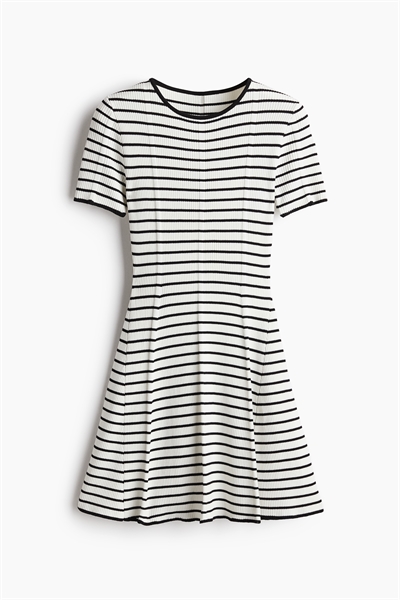 Платье с расклешенной юбкой из трикотажа в рубчик артикул 1262820005