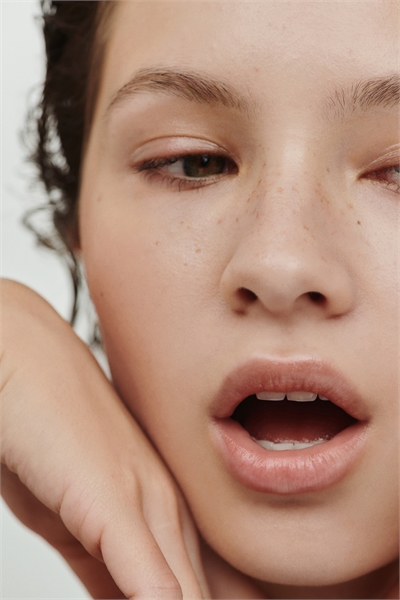 Бальзам для губ Hydra Plump артикул 1292360002