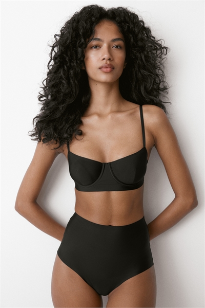 Трусы средней формы из микрофибры артикул 1321422002