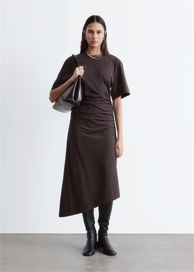 Асимметричное платье-футболка средней длины артикул 1320399002