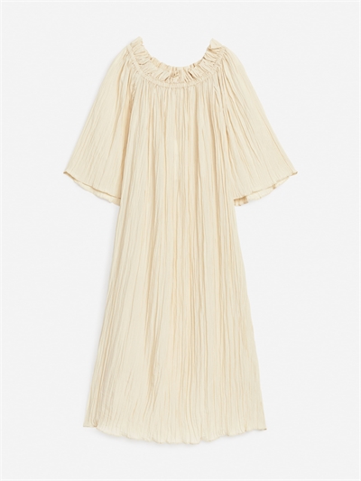 Платье с оборчатым вырезом артикул 1231370001