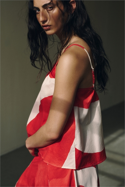 Расклешенный топ на бретельках из хлопка артикул 1292461001