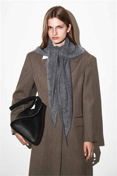 Треугольный шарф из матового кашемира артикул 1291719002