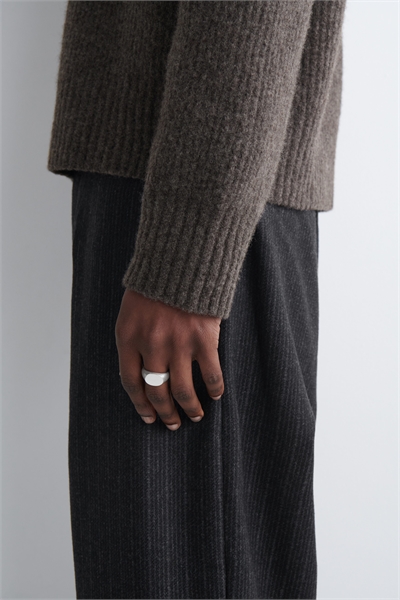 Классическое кольцо с печаткой артикул 1335093001