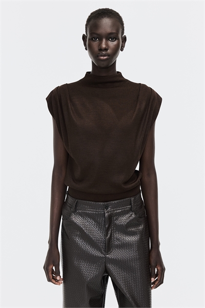 Топ из тонкого трикотажа артикул 1330489002