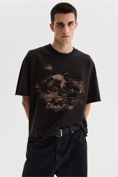 Футболка свободного кроя с объемным силуэтом артикул 1313928005