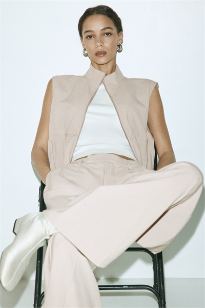 Широкие брюки с заутюженными стрелками артикул 1330981001