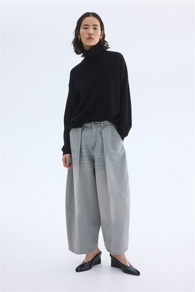 Джинсы с прямыми брючинами и прямой талией артикул 1340336001