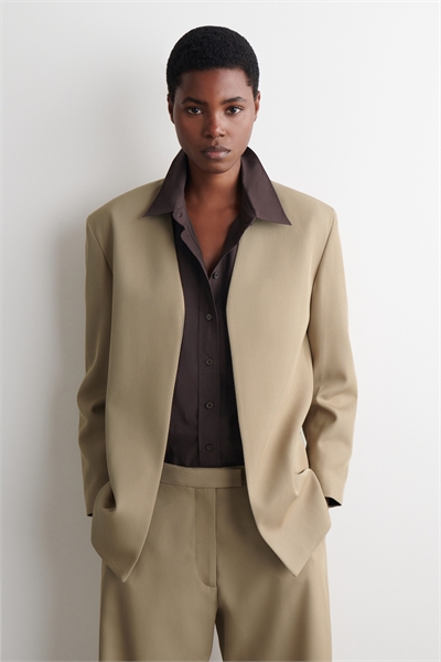 Блейзер из шерстяного твила без воротника артикул 1319497002