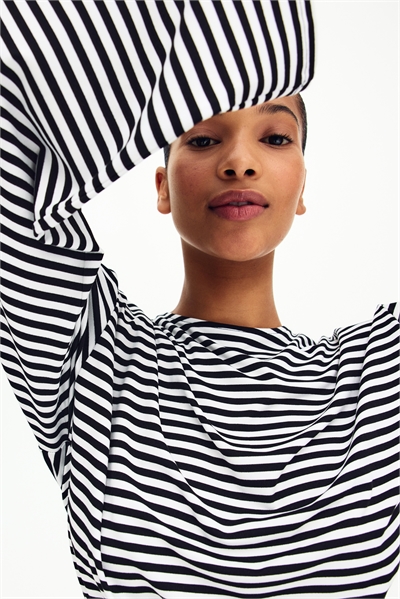 Топ из джерси с сборками артикул 1320933003