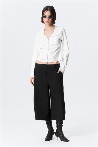 Топ на молнии с V-образным вырезом артикул 1330531001