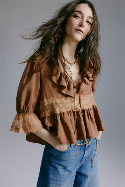 Блузка с кружевными деталями артикул 1296546003