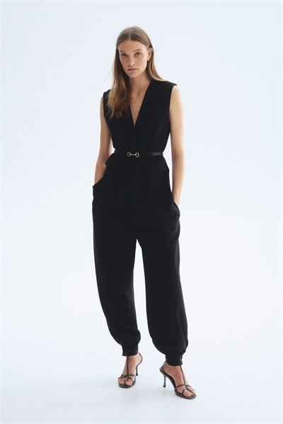 Жилет с поясом артикул 1323105001