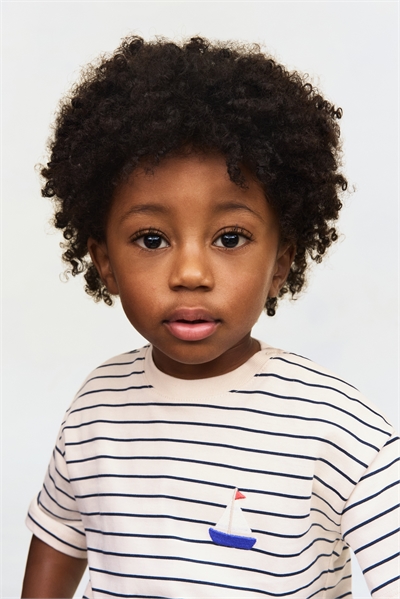 Футболка с вышивкой артикул 1323299001