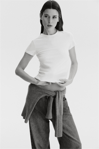 Облегающая футболка артикул 1260200002