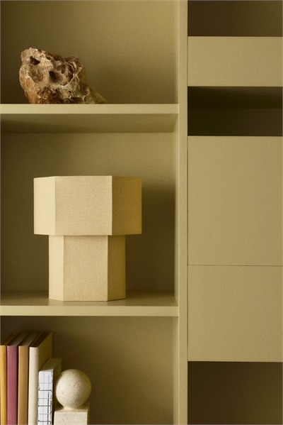 Шестиугольная настольная лампа артикул 1304451002