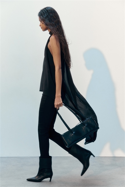 Асимметричный топ с завязками на шее артикул 1320926003