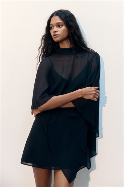 Платье с капюшоном артикул 1322251001