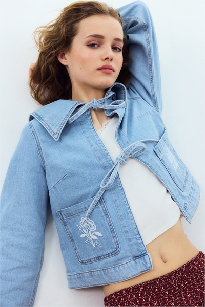 Джинсовая куртка с завязками спереди артикул 1314571001