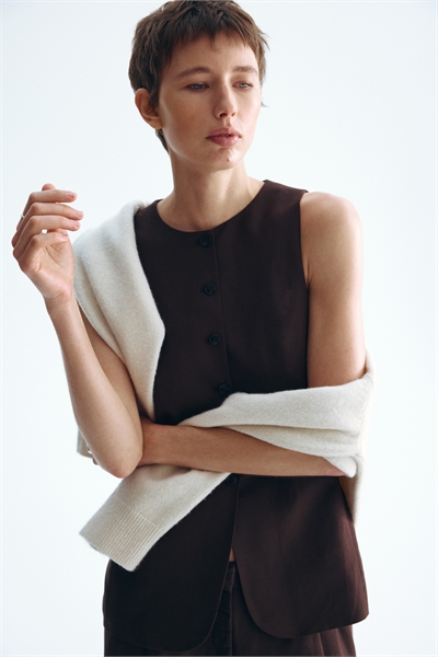 Длинный жилет артикул 1331290002