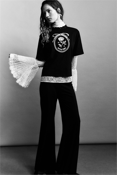 Футболка с вышивкой артикул 1333237001