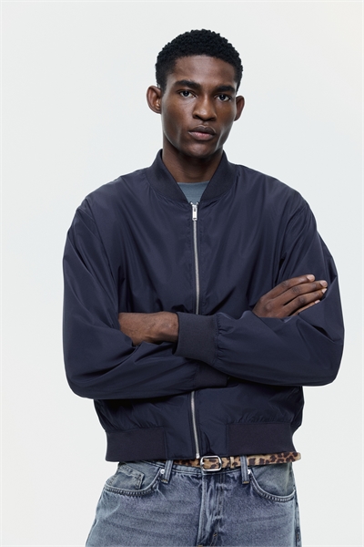 Легкая куртка-бомбер артикул 1318394003