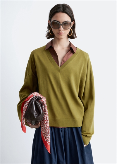 Свитер из мериносовой шерсти с V-образным вырезом артикул 1321967003