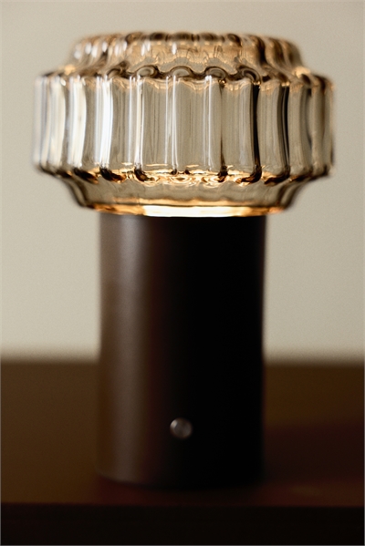 Перезаряжаемая настольная лампа артикул 1304449002