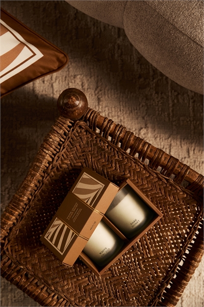 Подарочная упаковка из 2 ароматических свечей артикул 1311615003