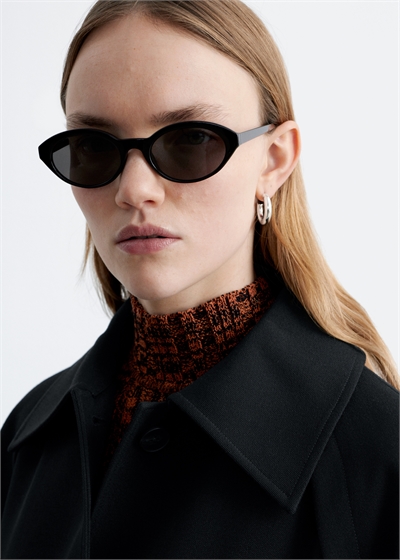 Солнцезащитные очки с овальной оправой артикул 1325788001