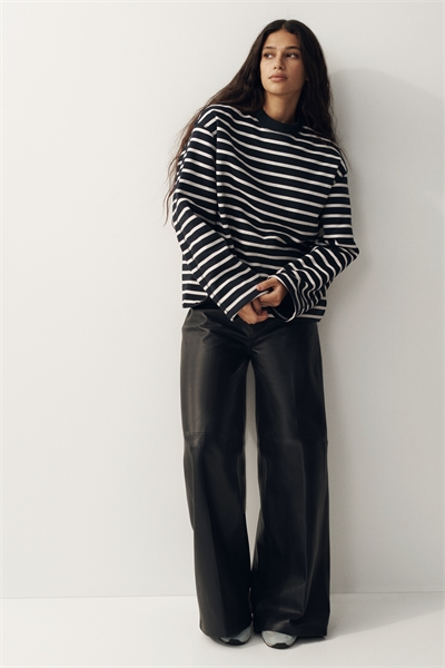 Свитшот большого размера артикул 1345017001