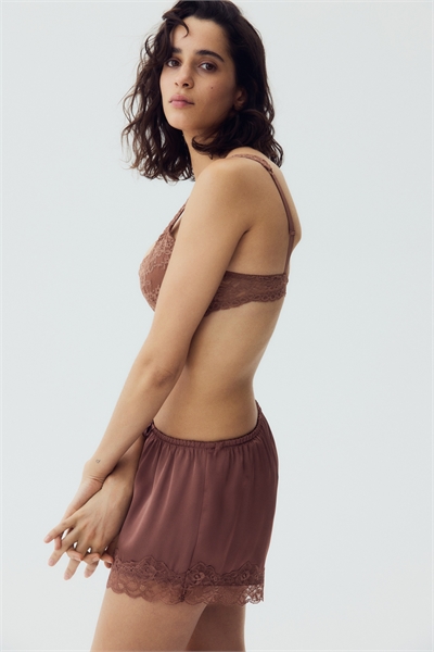 Шорты из атласа с кружевной отделкой артикул 1334046001