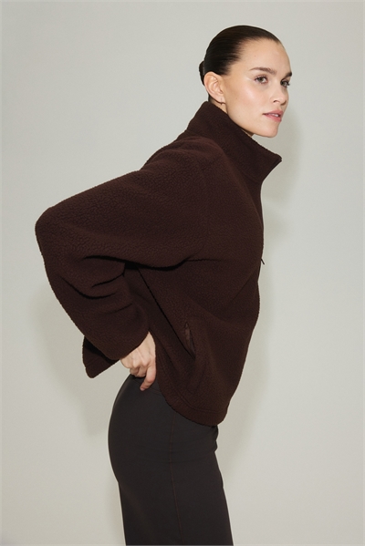 Плюшевая спортивная куртка артикул 1310499002