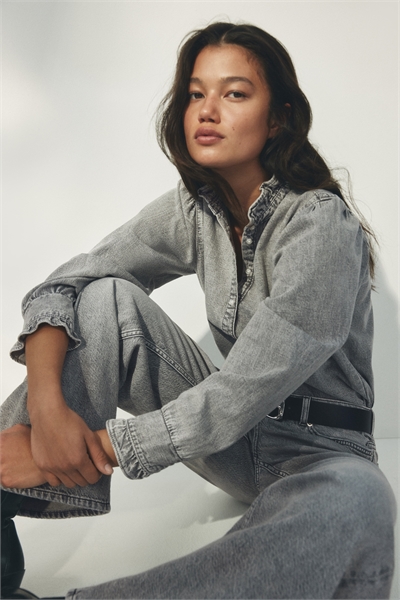 Джинсовая блузка с оборками артикул 1296667004