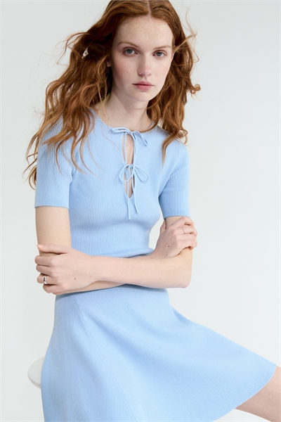 Мини-платье с ребристой вязкой артикул 1319931001