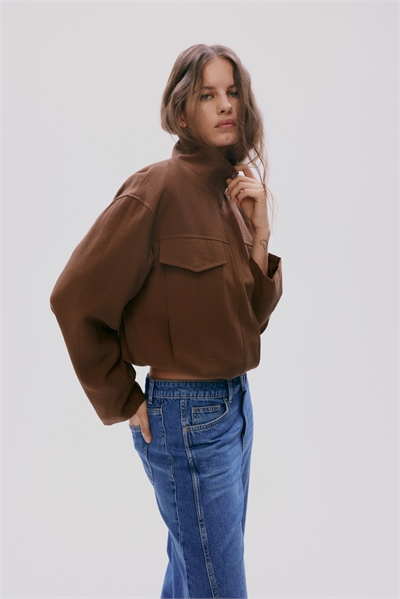 Куртка с ворончатым воротником артикул 1327335002