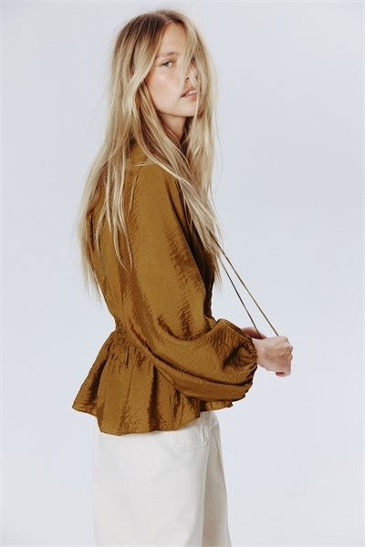 Блузка с вышивкой артикул 1300636003