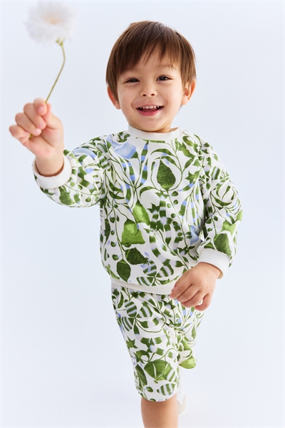 Комплект из 2 частей толстовки и шорт с принтом артикул 1280789001