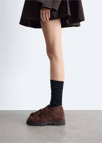 Лоферы с кисточками артикул 1311563001