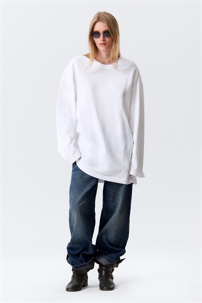 Платье-футболка с длинными рукавами и увеличенным размером артикул 1322327002