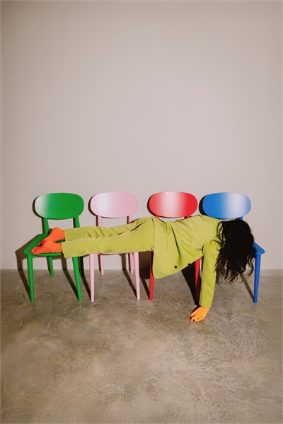 Деревянный стул артикул 1288820001