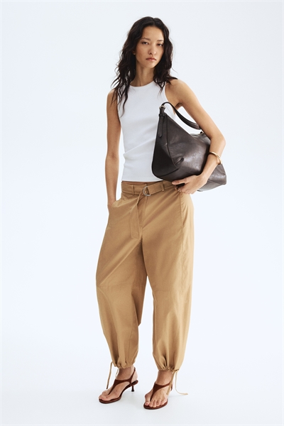 Хлопковые брюки с поясом артикул 1327235001