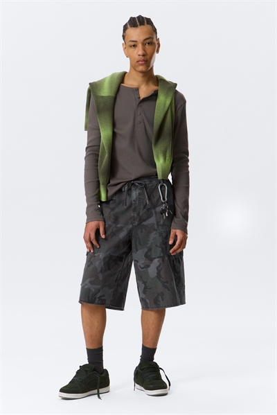 Шорты-карго средней длины, свободные, до колен артикул 1336678001