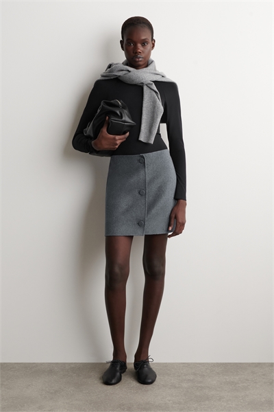 Мини-юбка на пуговицах из шерсти с двойной отделкой артикул 1321867001