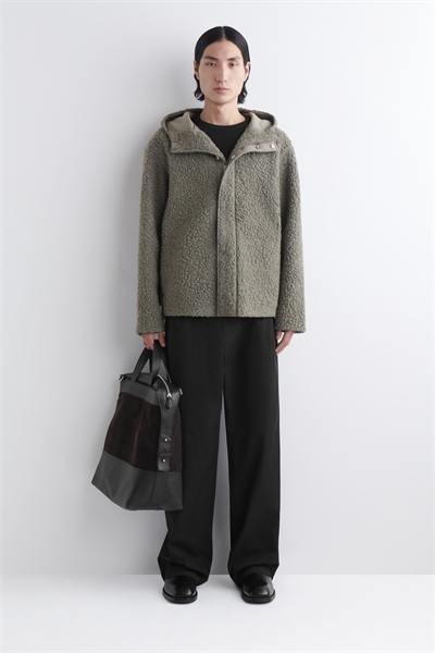 Плюшевая куртка с капюшоном артикул 1303631001