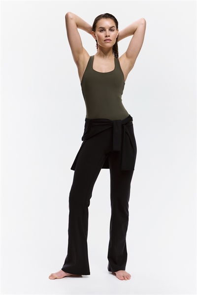 Спортивный топ с интегральным бюстгальтером и SoftMove™ артикул 1311945004