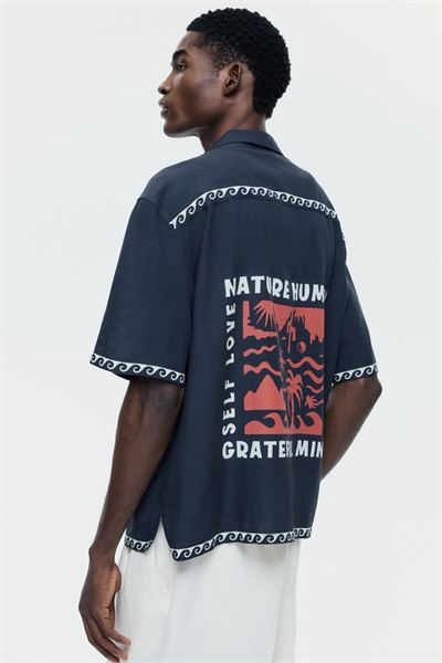 Хлопковая рубашка курортного стиля с свободным кроем артикул 1335469001