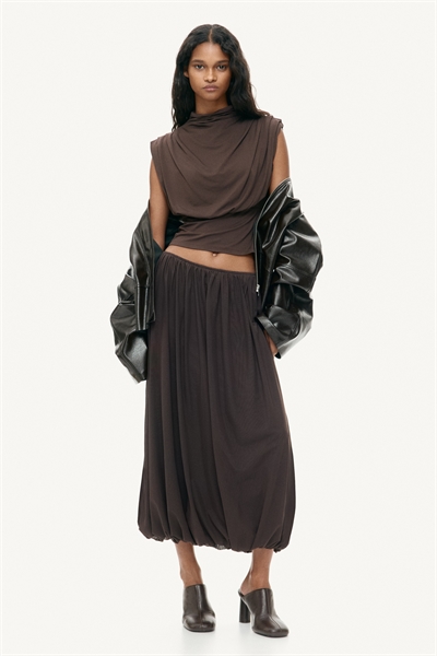 Вискозный топ с высоким воротником артикул 1320737004