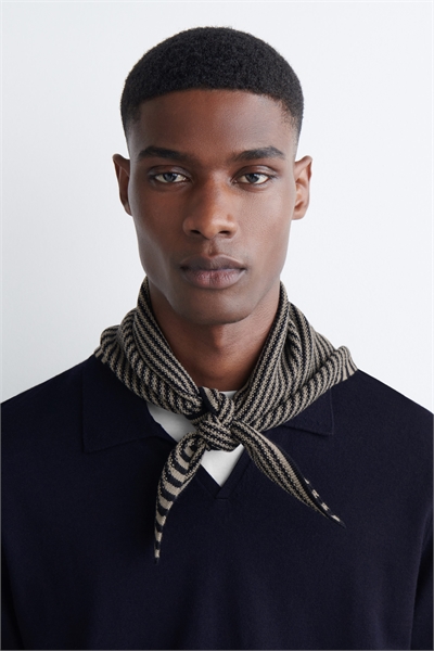 Шарф из текстурированной мериносовой шерсти артикул 1326258002